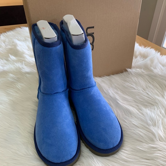 Ugg boots size 8 - Picture 2 of 5